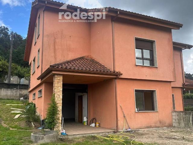 Casa adosada en Venta en Ponteareas
