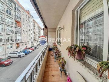 Casa adosada en Venta en Ponteareas