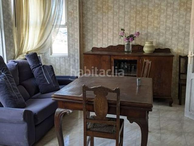 Casa adosada en venta en Pontedeume. Casa para restaurar en el centro de Pontedeume. Casas adosadas.
