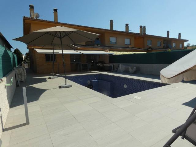 Casa adosada en Venta en Porqueres