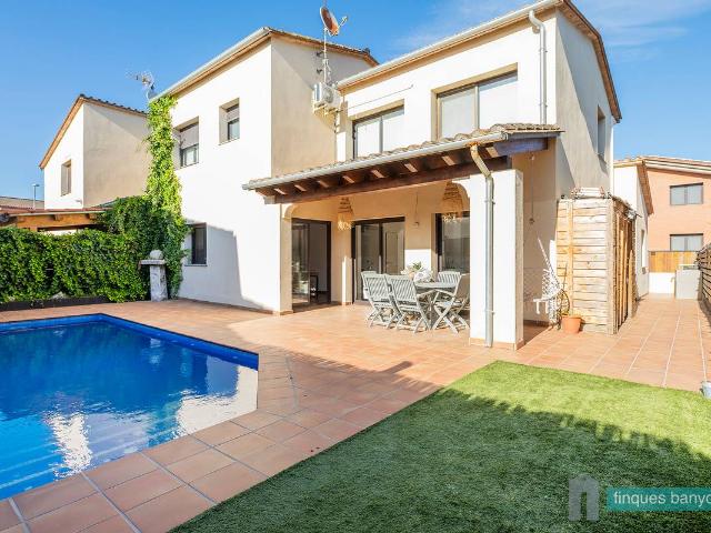 Casa adosada en Venta en Porqueres
