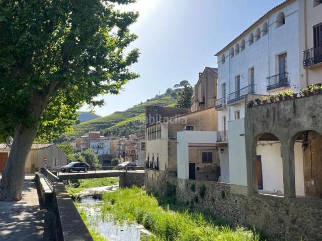 Casa adosada en venta en Porrera. Fantástica casa parcialmente reformada y restaurada en el centro de Porrera!. Casas adosadas.