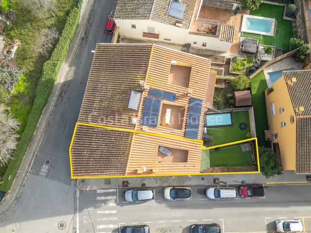 Casa adosada en venta en Palafrugell con jardín privado, ter. 234m² Palafrugell