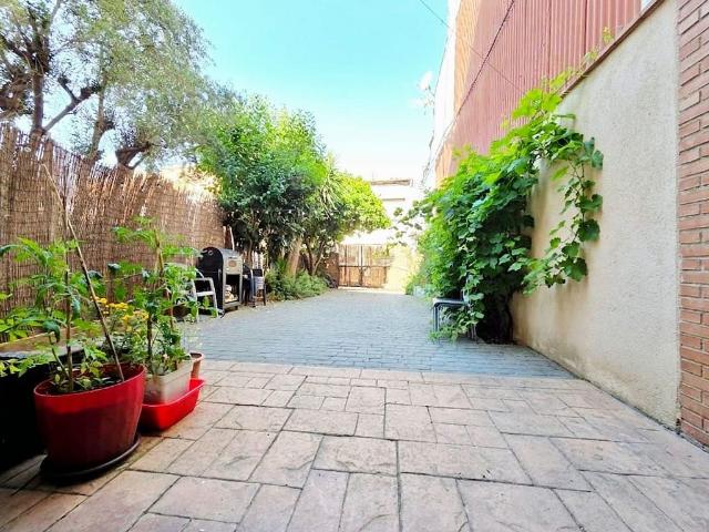 Casa adosada en venta en pasaje De Sant Joan, Palau solità i Plegamans, de 110 m² 4 habitaciones por 412.000