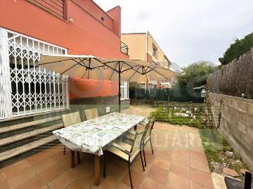 Casa adosada en Venta en Palau solità i Plegamans