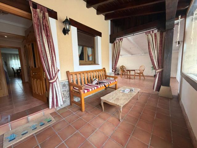 Casa pareada en venta en Palazuelos de Eresma. ESPECTACULAR CHALET PAREADO. Casas pareadas Palazuelos de.