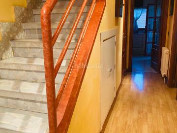 Casa adosada en venta en Palencia, El Cristo. Tu Nuevo Hogar en Palencia te espera. Descubre esta encantadora casa adosada ubicada en la tranquila Subida del Cristo, perfecta. Casas adosadas.