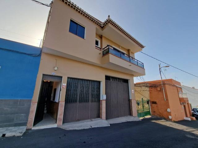 Casa adosada en Venta en Palo Blanco