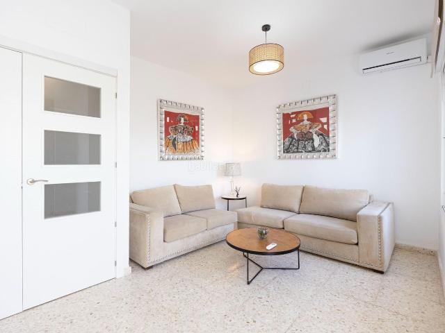 Casa adosada en venta en Palma del Condado La. Oportunidad de inversión casa con alta demanda de alquiler y precio competitivo en La Palma del Condado. Casas adosadas Palma del Condado.