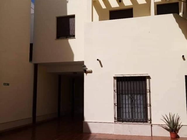 Casa adosada en Venta en Palma del Río