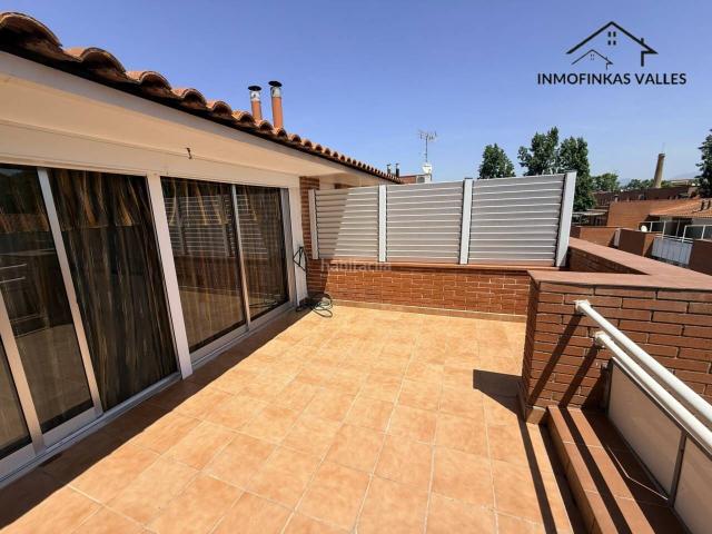 Casa adosada en venta en Parets del Vallès. CASA DE 4 DORMITORIOS CON GARAJE CENTRICA EN LA LINERA DE PARETS DEL VALLES. Casas adosadas Parets del.