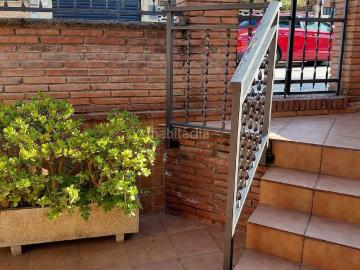 Casa adosada en venta en Parets del Vallès. Se vende magnífica casa adosada en Parets del Vallès, ideal para familias que buscan amplitud, comodidad y espacios exteriores. Casas adosadas Parets del.