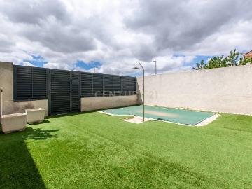 Casa adosada en Venta en Parla Este