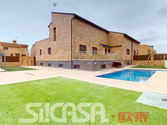 Casa adosada en Venta en Parla Este