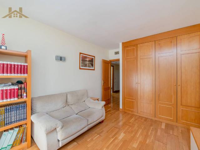 Casa adosada en Venta en Parla Este