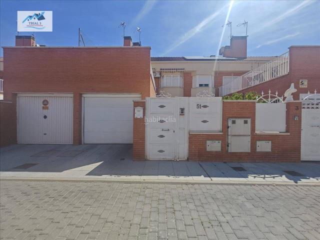 Casa adosada en venta en Parla, Fuentebella San Fermín El Leguario. Venta casa adosada en Parla Madrid. Casas adosadas.