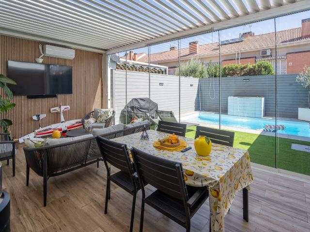 Casa adosada en venta en Parla, Laguna Park. Casa Adosada en venta en Villajuventus, 4 dormitorios. Casas adosadas.