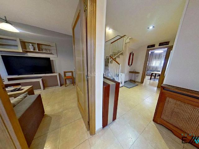 Casa adosada en venta en Parla, Las Américas. Casas adosadas.