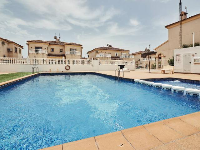 Casa adosada en Venta en Parque Acuático Sector 25