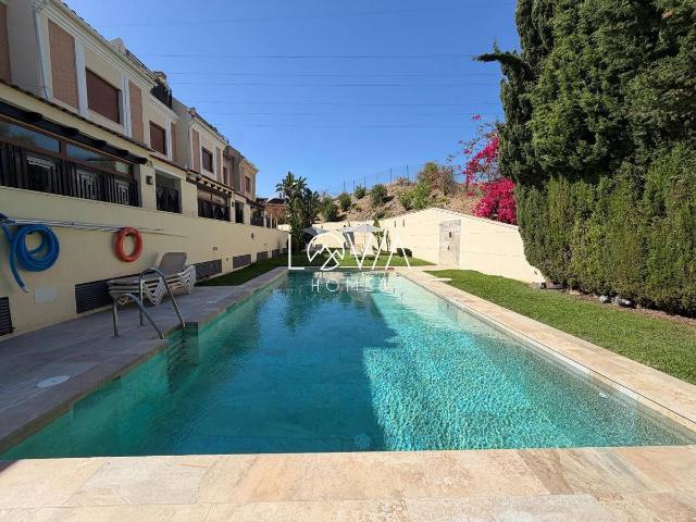 Casa adosada en Venta en Parque Clavero