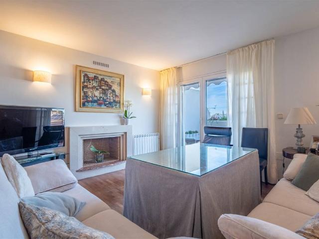 Casa adosada en Venta en Parque Clavero
