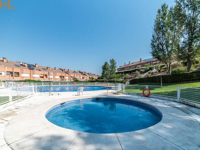 Casa adosada en Venta en Parque Coimbra
