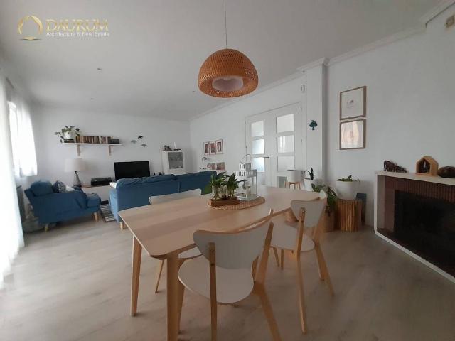 Casa adosada en Venta en Parque Coimbra
