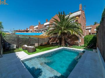 Casa adosada en Venta en Parque Coimbra