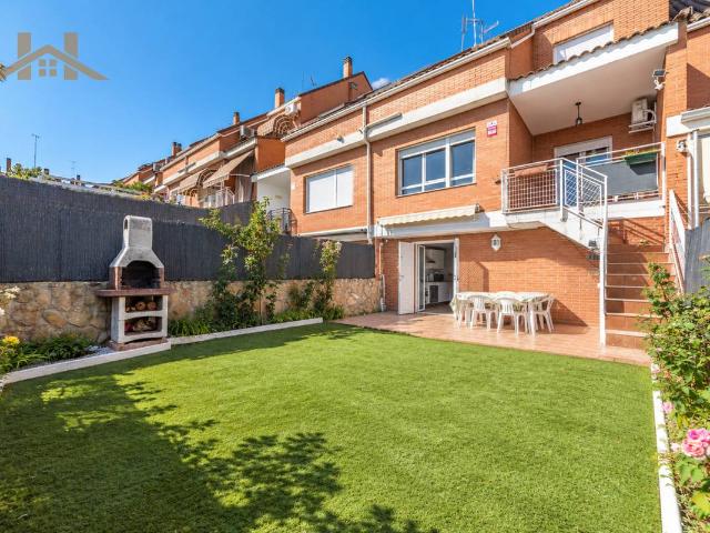 Casa adosada en Venta en Parque Coimbra
