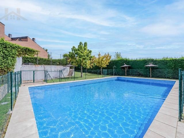 Casa adosada en Venta en Parque Coimbra