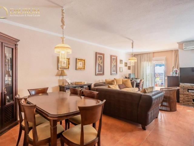 Casa adosada en Venta en Parque de la Paloma