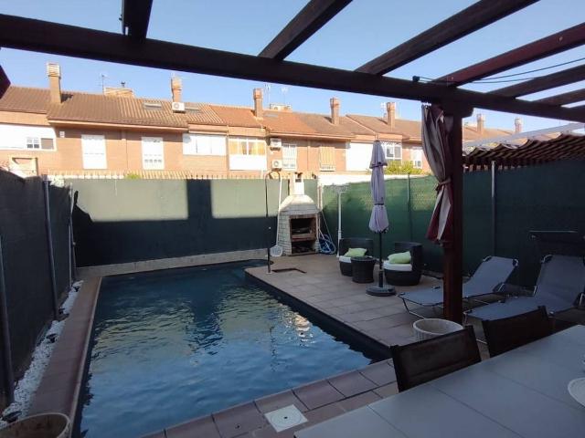 Casa adosada en Venta en Parque Henares