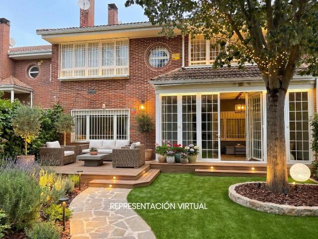 Casa adosada en Venta en Parquelagos Puente Nuevo