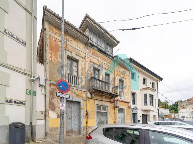 Casa adosada en venta en Parres. Casas adosadas.