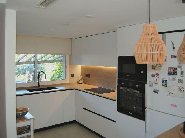 Casa adosada en venta en paseo De L'espigol, Sitges, de 191 m² 5 habitaciones por 680.000
