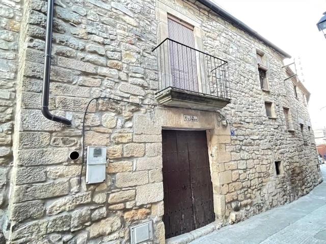 Casa adosada en venta en Passanant. Casa en venta en Belltall. Casas adosadas.