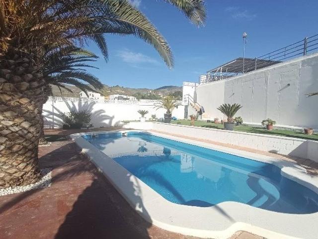 Casa adosada en Venta en Petrer