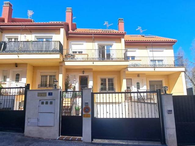 Casa adosada en Venta en Pedrezuela