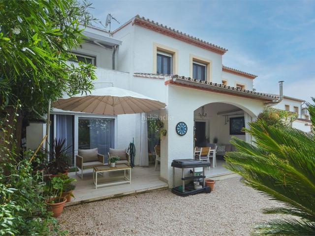 Casa adosada en venta en Pedreguer. Adosado con Piscina, Jardín y Terraza Privada en Monte Pedreguer. Casas adosadas.