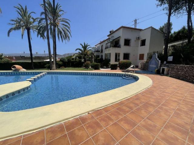 Casa adosada en venta en Pedreguer, Monte Pedreguer. Adosado totalmente reformado en Pedreguer. Casas adosadas.