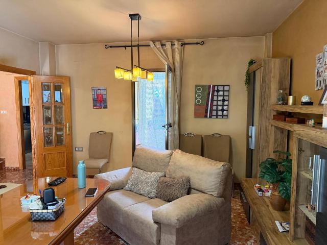 Casa adosada en Venta en Peligros