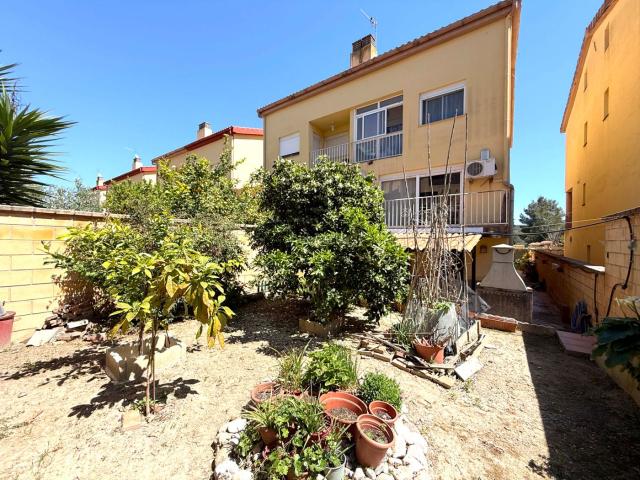 Casa adosada en venta en Perafort. Si sois una pareja con niños, no te pierdas esta casa en Perafort, lugar ideal para vivir!. Casas adosadas.