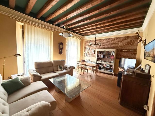 Casa adosada en venta en Peñaranda de Bracamonte. Oportunidad única junto a la Plaza de Peñaranda!. Casas adosadas Peñaranda de.