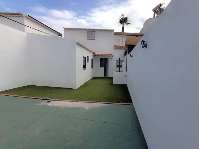 Casa adosada en Venta en Pilas