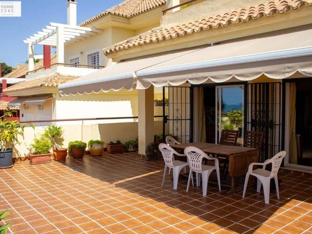 Casa adosada en Venta en Pinares de San Antón
