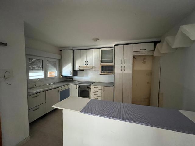 Casa adosada en venta en Pinseque. Vivienda unifamiliar Prados del Rey. 262 m2 parcela. 75 m2 construidos. Casas adosadas.