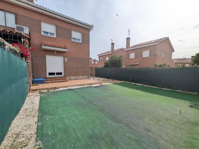 Casa adosada en Venta en Pioz