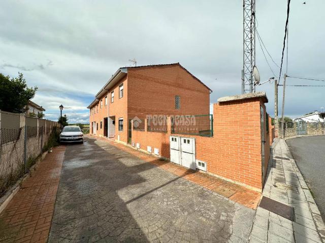 Casa adosada en Venta en Pioz