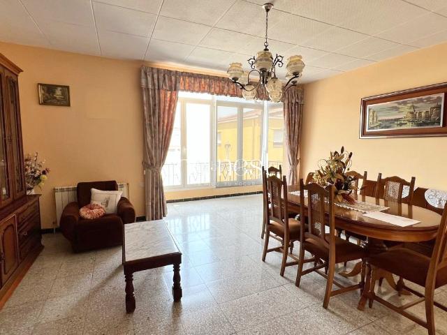 Casa adosada en venta en Pla del Penedès El. ¡Imponente casa adosada en El Pla del Penedès 331m² con terraza de 53m² y garaje de 130m²!. Casas adosadas Pla del Penedès.