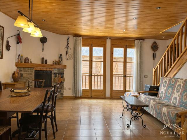 Casa adosada en venta en Planoles Pirineos. Casas adosadas.